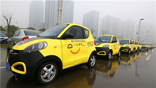 這50輛新能源汽車太黃了！招手即停、一步送到大河車展的門口