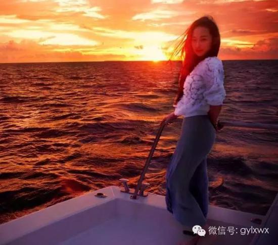 明星旅行糗事一籮筐 總有一個(gè)萌到你！