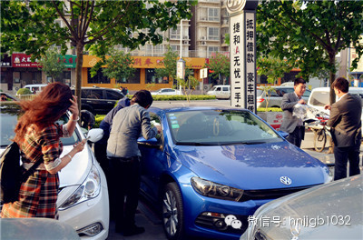 當然，小編認為最高境界是這位美女，這張照片應該取名為論美女的自我修養(yǎng)。