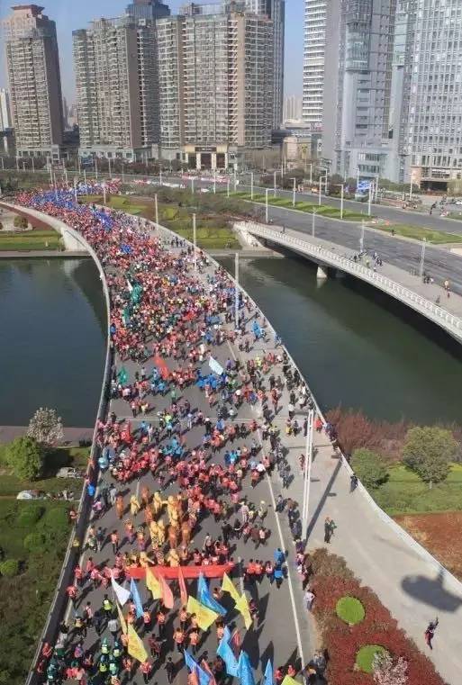 鳴槍開炮，奔跑吧，寶貝！