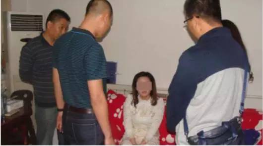 警方抓捕嫌疑人龐某衛(wèi)現(xiàn)場(chǎng)。警方供圖