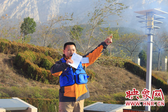 裁判鳴槍開(kāi)始比賽