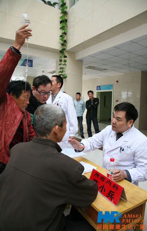 義診現(xiàn)場(chǎng)(一) 義診現(xiàn)場(chǎng)(一)