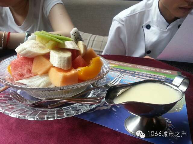 水果沙拉。真材實(shí)料。