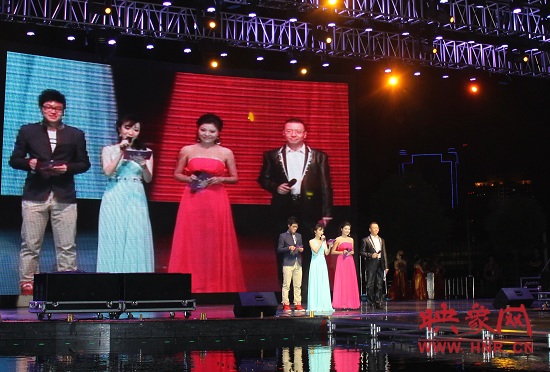 現(xiàn)場(chǎng)主持人帥天、小糖、李江、凱文