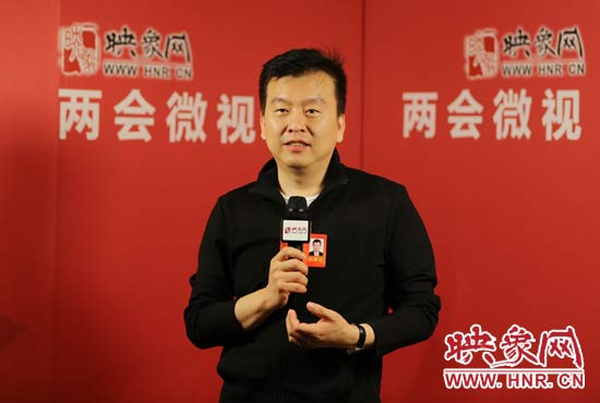 全國人大代表張澤群接受映象網(wǎng)“兩會(huì)微視”訪談。