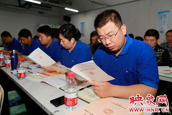 5月15日上午，全國總工會(huì)送教到基層-富士康工會(huì)干部（河南站）培訓(xùn)班在富士康鄭州科技園開班。