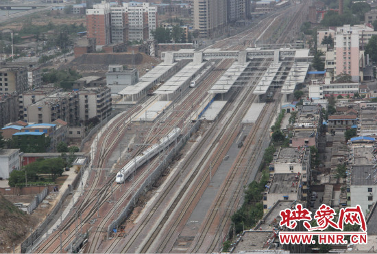 本次運(yùn)行試驗(yàn)由2列CRH2A型動車組擔(dān)當(dāng)，計(jì)劃試驗(yàn)速度為每小時(shí)200公里。