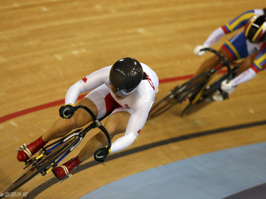 郭爽角逐場(chǎng)地自行車爭(zhēng)先賽