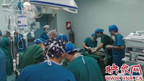 產(chǎn)婦突然羊水栓塞 汝州市人民醫(yī)院搶救 產(chǎn)婦突然羊水栓塞 汝州市人民醫(yī)院搶救