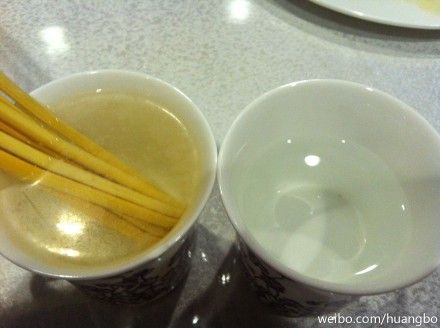 圖片來自黃渤、河北李虎微博