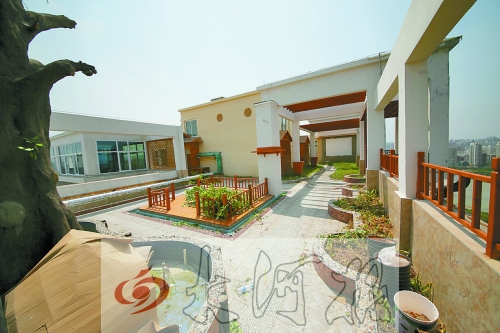 “空中花園”的假樹、水車、小橋都已經(jīng)被拆除