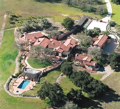 據(jù)稱這就是鄧文迪與布萊爾私會的“默多克牧場”。