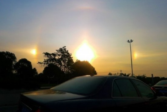 上?，F(xiàn)“3個(gè)太陽(yáng)”