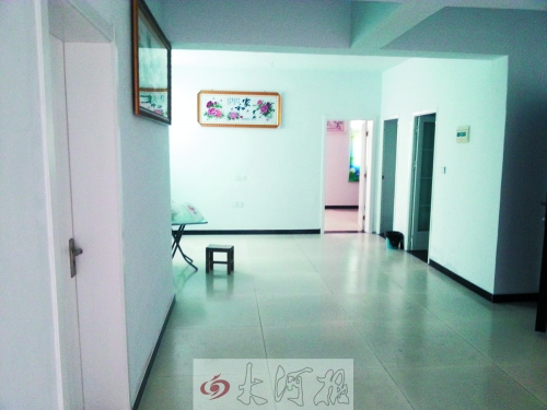 入住的居民說,這套廉租房面積超過100平方米。