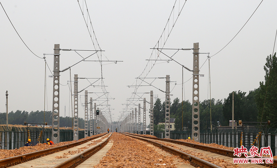 上午11點左右，移軌完成