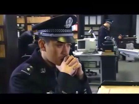 王學(xué)兵在《絕對(duì)控制》中扮演緝毒警察薛冰。