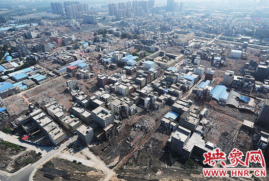 震驚！航拍鄭州城中村拆遷 宛如“地震災區(qū)”
