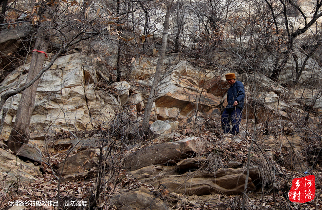 出家人打架，少見;出家人打架還用嘴咬，更是稀罕。嵩山后山一處人跡罕至的半山腰，就住著這樣一位奇葩的出家道士。