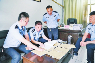 男子身負(fù)命案躲藏15年 靠拾廢品、打零工生活