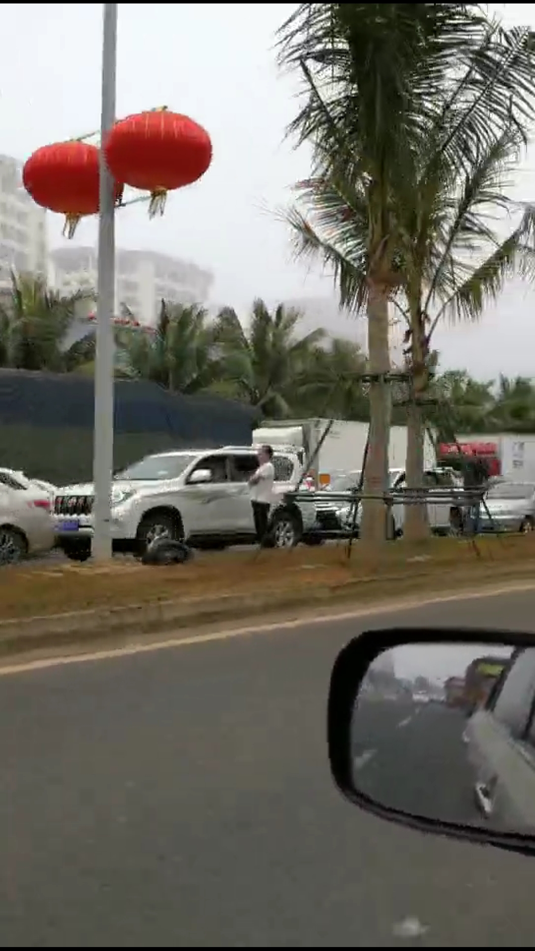 一家五口滯留?？?天 港口附近方便面都買不到