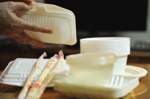 一次性發(fā)泡塑料餐具5月起解禁 理由：多國(guó)家未禁