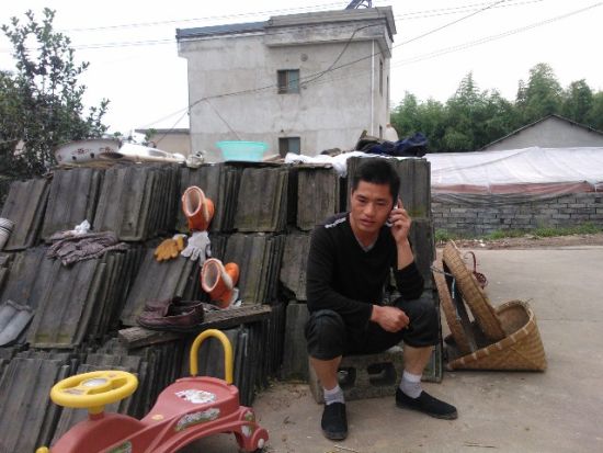 張輝忙于電話找工作，表示將自食其力。