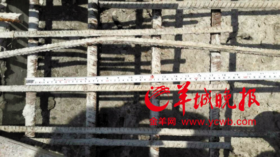 黃建清提供的E出入口鋼筋間距，顯示為15厘米