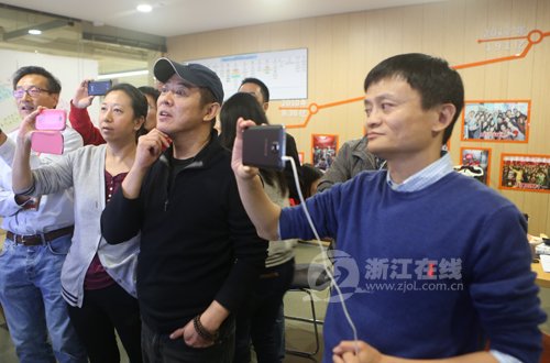 李連杰現(xiàn)身阿里巴巴，助陣雙十一。