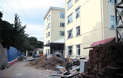 　該山莊目前正在建四星級賓館。新京報記者 吳江 攝