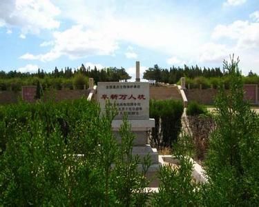 網(wǎng)絡(luò)曝光遼寧阜新“萬人坑”遺址遭到嚴(yán)重破壞，出現(xiàn)紀(jì)念碑損壞、館內(nèi)沒照明、遺骨散失等問題