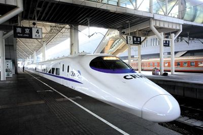 　白皮車(chē) 動(dòng)車(chē)，高鐵基本全白色