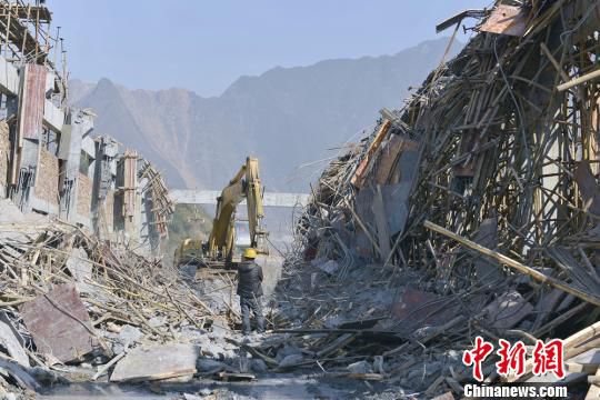 郴州一在建工地發(fā)生腳手架垮塌事故。鐘鐳　攝