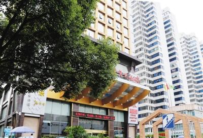 衡陽官員趙安民與之保持聯(lián)系，并邀約女子在這家酒店房間見面。