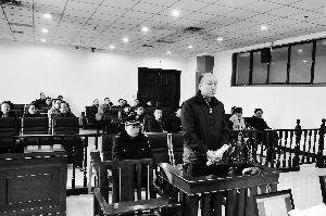 顏承魯庭審現(xiàn)場。資料照片 顏承魯庭審現(xiàn)場。資料照片