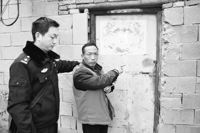 　嫌犯指認(rèn)藏匿兒童的地點(diǎn)。