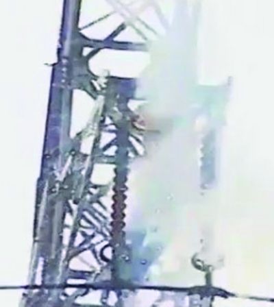 不幸觸電著火。