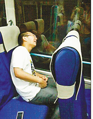 朱江突然發(fā)?。ㄊ忻窆﹫D）