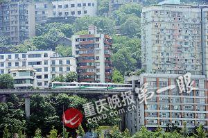 居民說(shuō)列車(chē)從樓棟中穿過(guò)時(shí)沒(méi)什么噪聲 居民說(shuō)列車(chē)從樓棟中穿過(guò)時(shí)沒(méi)什么噪聲