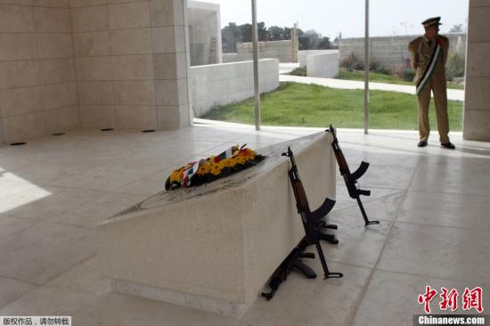 當?shù)貢r間11月11日，約旦河西岸城市拉姆安拉，巴勒斯坦舉行儀式紀念阿拉法特逝世8周年。