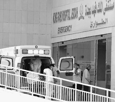 圖為一輛救護(hù)車抵達(dá)沙特吉達(dá)法赫德國(guó)王醫(yī)院。