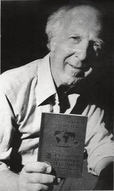 世界公民政府組織創(chuàng)始人去世 自稱(chēng)“無(wú)國(guó)籍” 世界公民政府組織創(chuàng)始人去世 自稱(chēng)“無(wú)國(guó)籍”