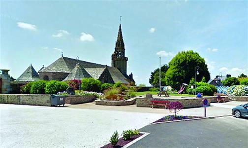 貝里揚(yáng)村人口不足，歡迎年輕家庭遷居至此；卻對(duì)單純尋求投資的商人不感興趣。