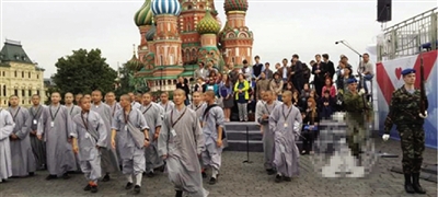 少林寺武僧團(tuán)參加俄羅斯2013年的國(guó)際軍樂(lè)節(jié) 少林寺武僧團(tuán)參加俄羅斯2013年的國(guó)際軍樂(lè)節(jié)