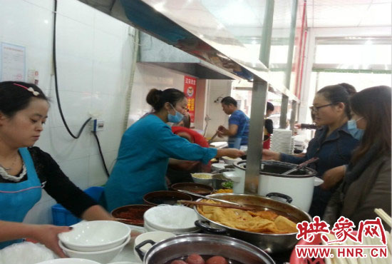 田荷花熱干面老板孫素英 田荷花熱干面老板孫素英