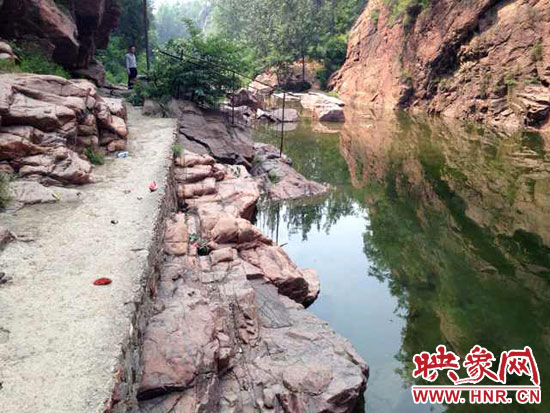 游客落水處。