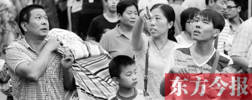 家長(zhǎng)親自送孩子上大學(xué)，最主要的原因還是擔(dān)心孩子的安全問題