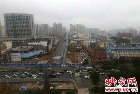 經(jīng)三路下穿金水路隧道工程已經(jīng)開始封閉施工。