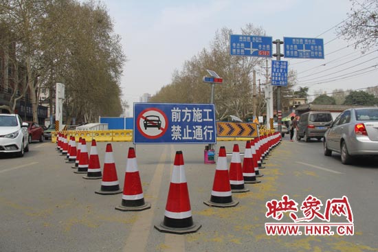 大石橋立交橋南北向車(chē)道及六個(gè)匝道已經(jīng)封閉