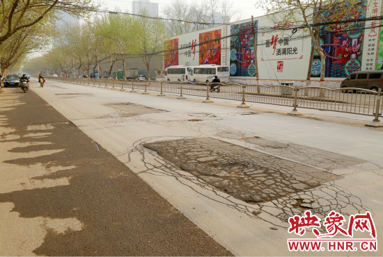 南陽路因?yàn)榈罔F將要施工而暫緩大修。